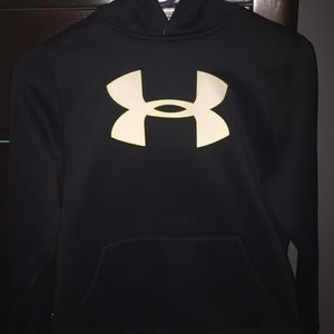 Boys under armour sweatshirt
